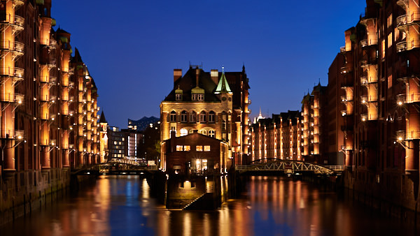 N wie Nachts in der Speicherstadt (Hamburg)