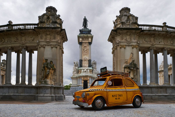 Taxi zum Denkmal „Alfonso XII“, Madrid, Spanien