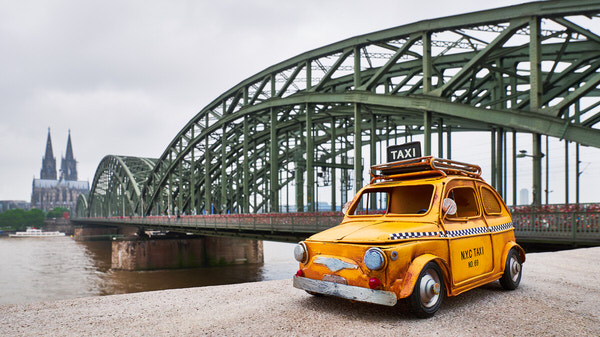 Taxi zur Hohenzollernbrücke, Köln, Deutschland