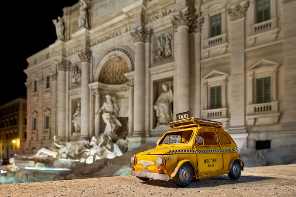 Taxi zum Trevi-Brunnen, Rom, Italien